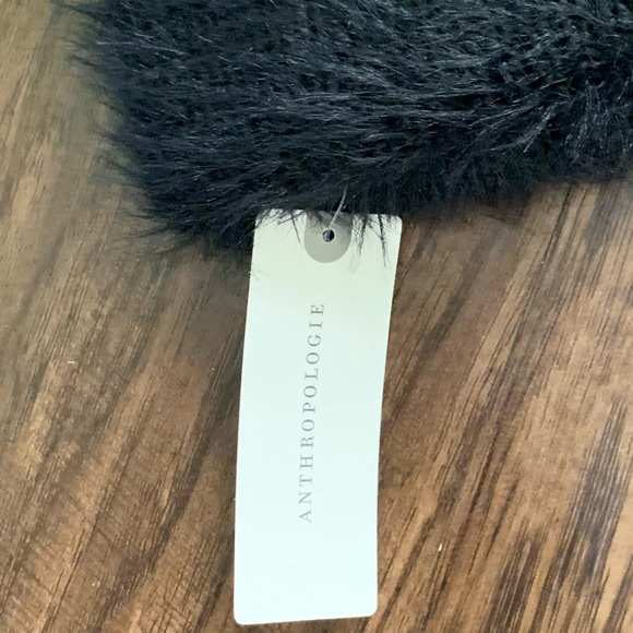 Anthropologie eyelash beanie - Picture 8 of 9
